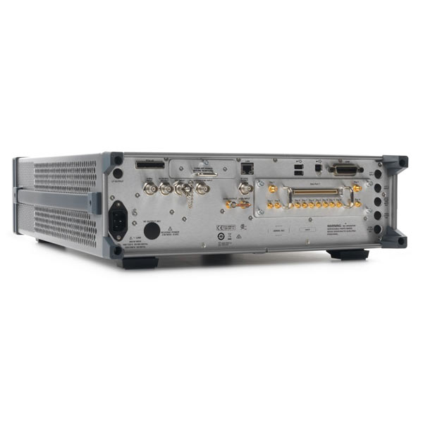 серии X, от 10 МГц до 40 ГГц, N5193A : Генератор сигналов UXG